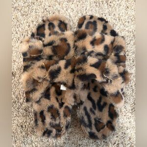 Leopard Print Fuzzy Slippers
